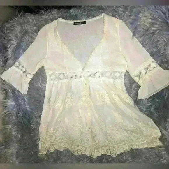 ORIGAMI by Vivian BOHO lite white lace ornate button down V-Neck w/bell sleeves - Picture 7 of 13